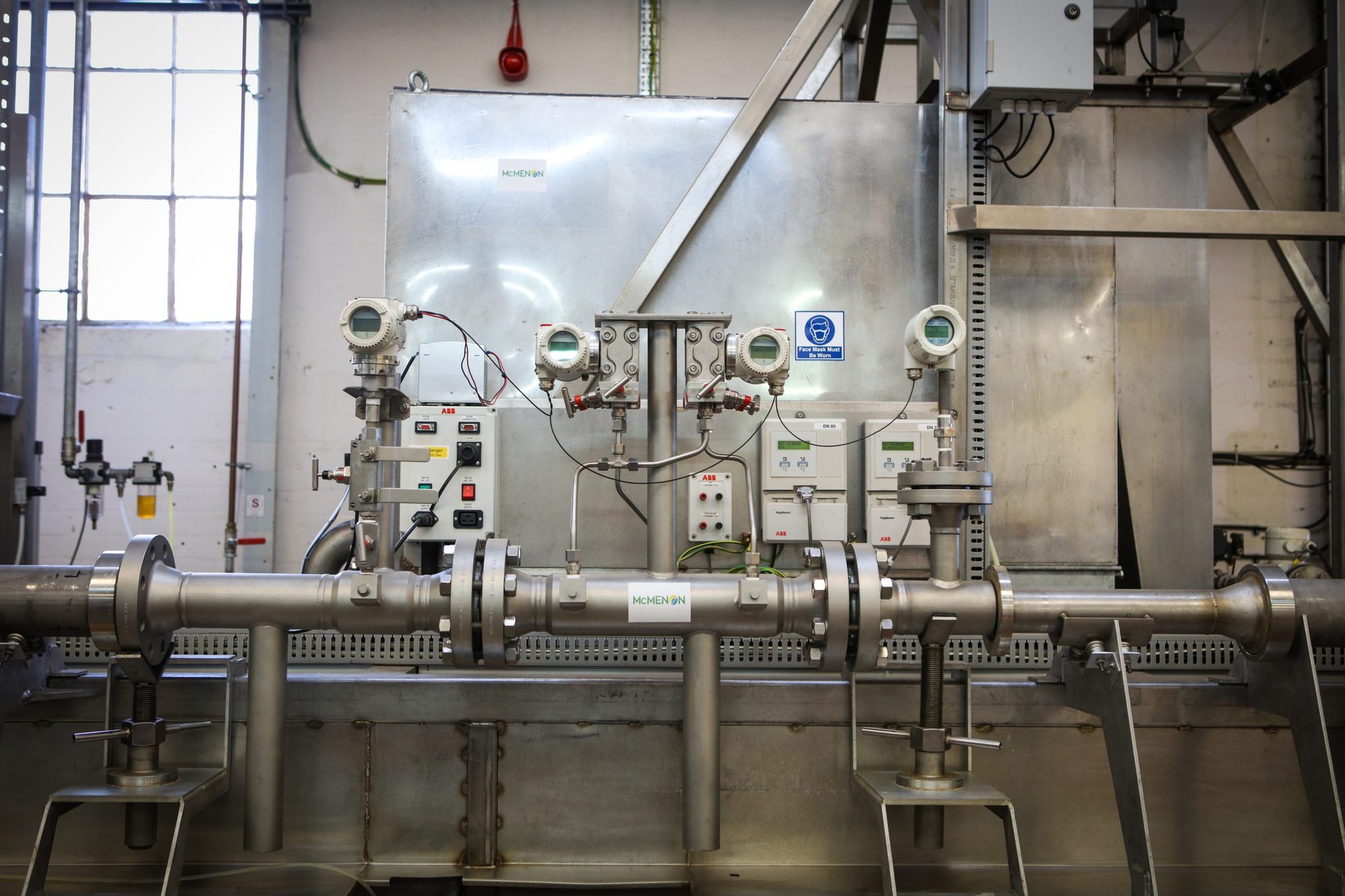 Small flow calibration rig