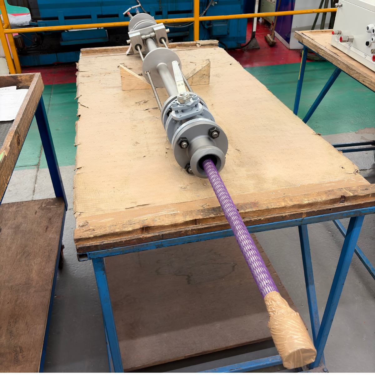 High pressure retractable averaging pitot tube assembly prepared in the workshop