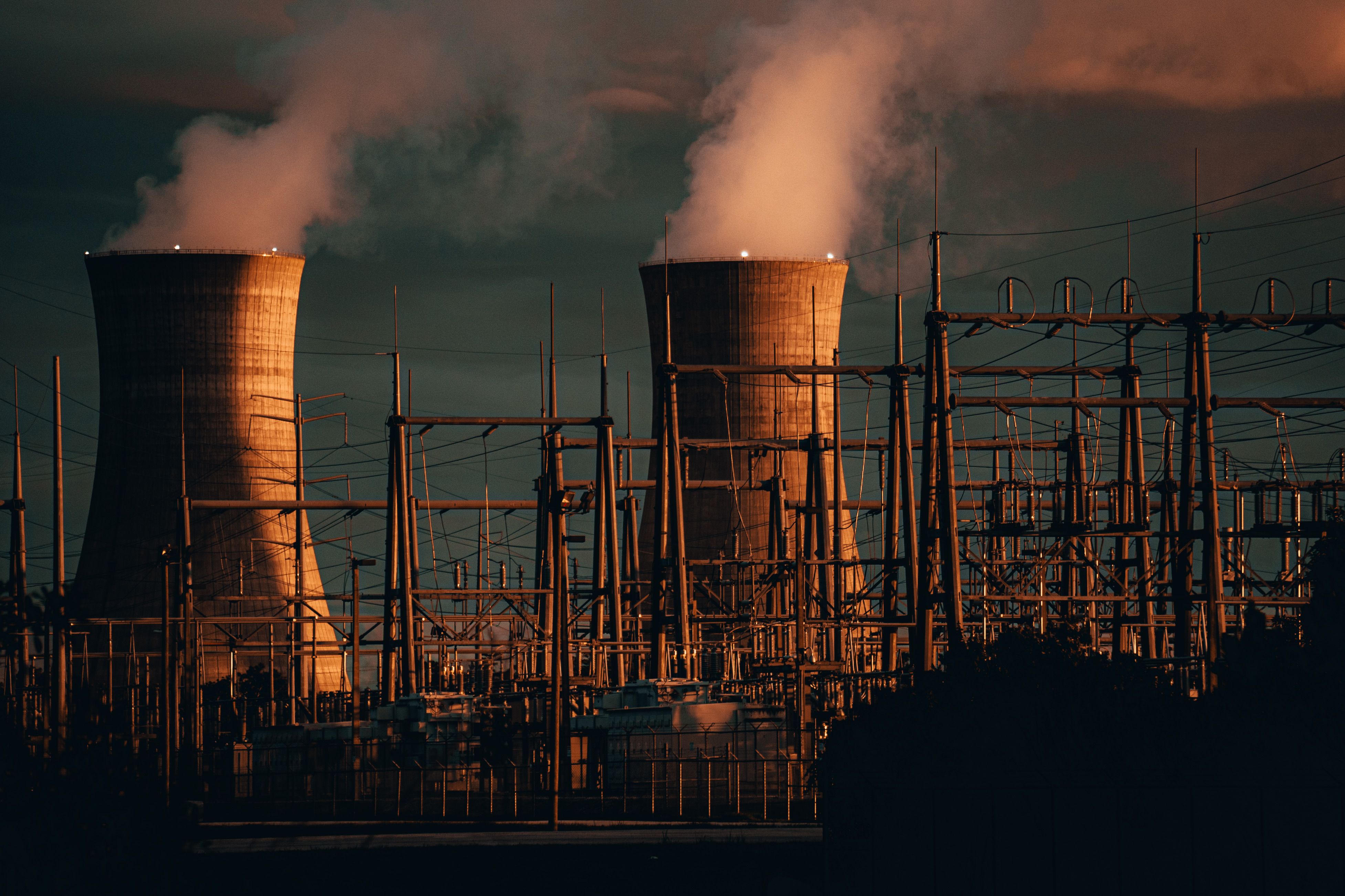 Nuclear power station cooling towers